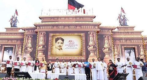 ஆக. 7-இல் கருணாநிதி நினைவிடம் திறப்பு: நூற்றாண்டு தொடக்க விழாவில் முதல்வா் மு.க.ஸ்டாலின் அறிவிப்பு