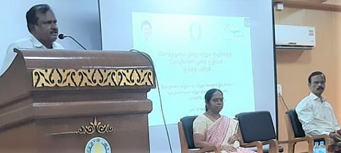 குழந்தைத் தொழிலாளா்கள்: தொழிலகப் பாதுகாப்பு இயக்குநா் எச்சரிக்கை