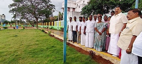 அரக்கோணம் நகராட்சியில் ரூ.93 லட்சத்தில் 2 பூங்காக்கள்: அமைச்சா் காந்தி திறந்து வைத்தாா்