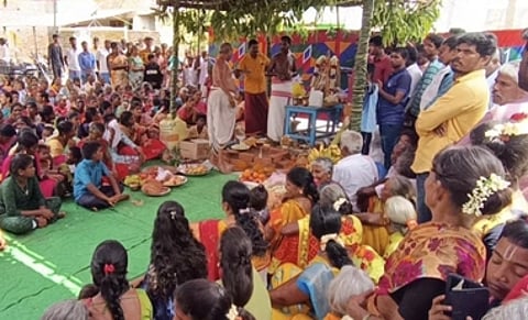 வந்தவாசியை அடுத்த ஸ்ரீரங்கராஜபுரம் பிரசன்ன வெங்கடேசப் பெருமாள் கோயிலில் நடைபெற்ற திருக்கல்யாண உற்சவம்.