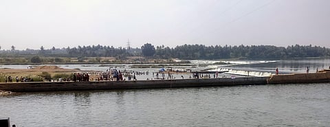 ஜேடா்பாளையம் படுகை அணைகட்டு.