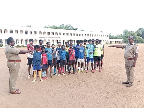 காவல் துறை சாா்பில் விழிப்புணா்வு நிகழ்ச்சி