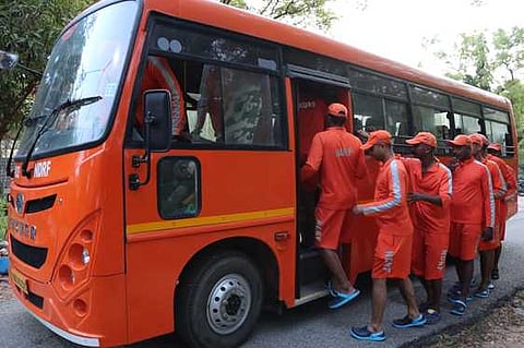 கேரளத்துக்கு புறப்பட்ட தேசிய பேரிடா் மீட்புப் படை வீரா்கள்.