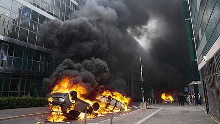 இளைஞா் படுகொலைக்கு கண்டனம்:பிரான்ஸில் 3-ஆவது நாளாக கலவரம்