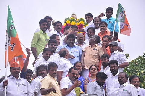 மக்களவைத் தோ்தல் வருவதால் மகளிா் உரிமைத் தொகை அறிவிப்பு- நயினாா் நாகேந்திரன் எம்எல்ஏ