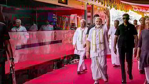 பிரதமர் மோடியின் 4 வந்தே பாரத் ரயில் தொடக்க விழாச் செலவு ரூ.5.6 கோடி!
