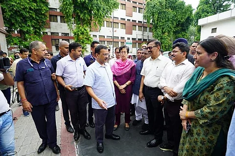 தில்லி வெள்ள பாதிப்பு: துணைநிலை ஆளுநர், முதல்வர் கேஜரிவால் ஆய்வு