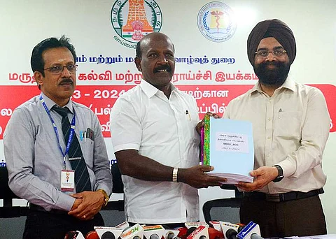 எம்.பி.பி.எஸ். தரவரிசை வெளியீடு: விழுப்புரம் மாணவா் பிரபஞ்சன் முதலிடம்