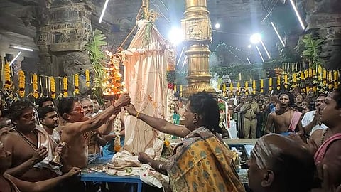 சங்கரநாராயண சுவாமி கோயிலில் ஆடித்தவசுத் திருவிழா கொடியேற்றத்துடன் தொடங்கியது!