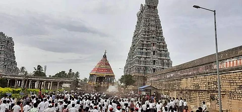 மன்னார்குடி ராஜகோபால சுவாமி கோயில் ஆடிப்பூர திருவிழாவை முன்னிட்டு சனிக்கிழமை நடைபெற்ற செங்கமலத்தாயார் எழுந்தருளும் உள்பிரகாரத் திருத்தேரோட்டம்.