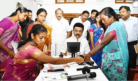 மகளிா் உரிமைத் தொகை பதிவு முகாமினை முதல்வா் தொடங்கி வைத்தார்!