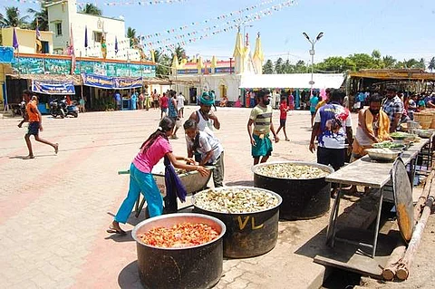 செபாஸ்தியார் ஆலய திருவிழா: 1,000 ஆடுகள் பலியிட்டு அன்னதானம்!