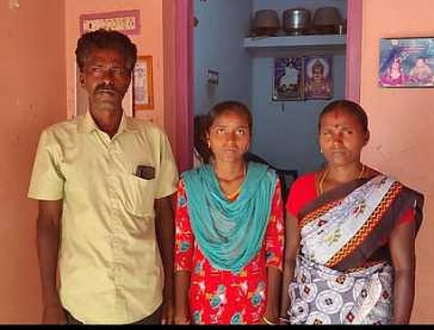 ஊத்துமலை கட்டடத் தொழிலாளி மகளுக்கு மருத்துவக் கல்லூரியில் இடம்