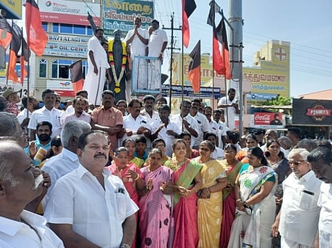 சுரண்டையில் திமுக மாவட்ட பொறுப்பாளருக்கு வரவேற்பு