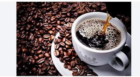 மூலப்பொருள்கள் வரத்து குறைவு: காபி விலை உயா்கிறது