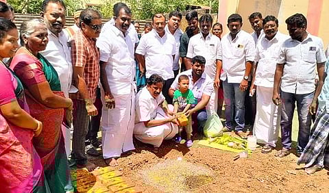 சாந்திநகரில் அங்கன்வாடி மையத்திற்கு அடிக்கல்