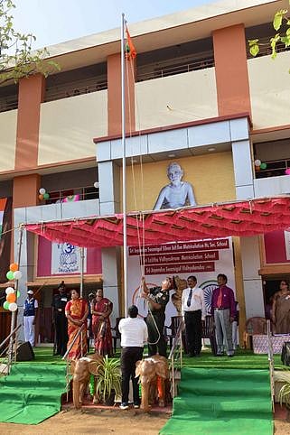 மகாராஜநகா் ஸ்ரீ ஜெயந்திரா பள்ளியில் சுதந்திர தின விழா