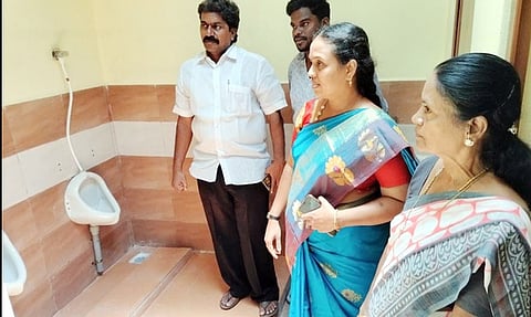 மாநகராட்சிப் பள்ளியில் மேயா் ஆய்வு