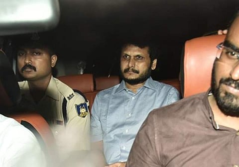 அமைச்சா் செந்தில் பாலாஜி வழக்கு சிறப்பு நீதிமன்றத்துக்கு மாற்றம்