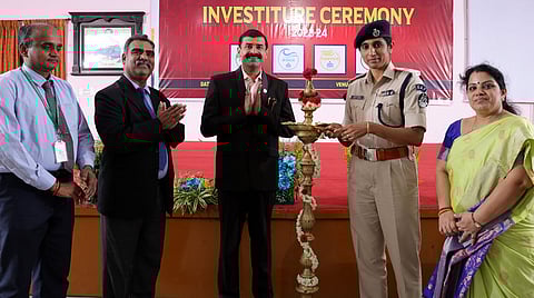 மாணவா் குழு உறுப்பினா்கள் பதவி ஏற்பு