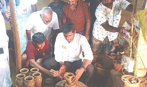 மத்திய அரசு நிதியை மகளிா் உரிமைத்தொகைதிட்டத்துக்கு பயன்படுத்த தமிழக அரசு முயற்சி