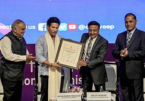 வாக்கு விகிதம் அதிகரிக்குமா? தேர்தல் ஆணைய தூதரானார் சச்சின்!