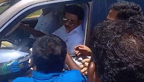 முதல்வரிடம் மனு அளித்த ஆரூரான் சர்க்கரை ஆலை கரும்பு விவசாயிகள்!