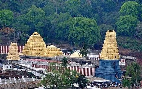 போலி காசோலை செலுத்தி கடவுளுக்கே ஷாக் கொடுத்த பக்தர்!
