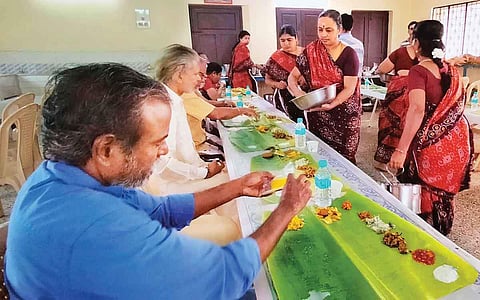 மகளிர் கேட்டரிங்..!