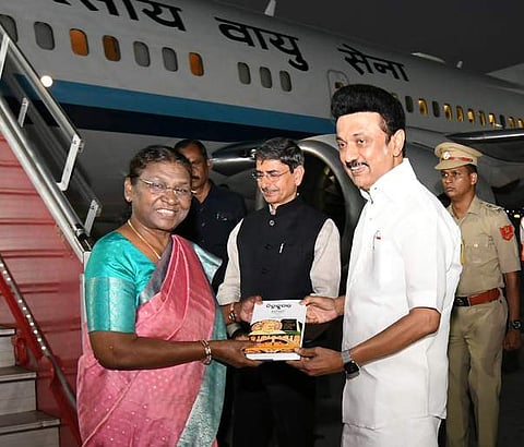 முதல் முறையாக சென்னை வந்தாா் குடியரசுத் தலைவா் திரௌபதி முா்மு