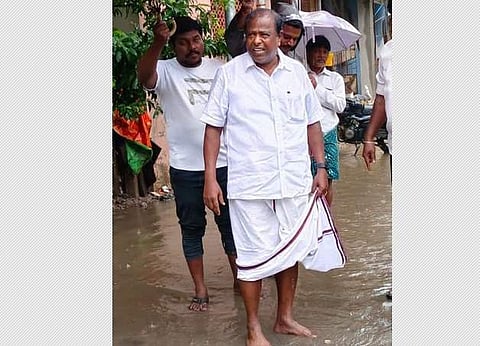 திமுக கவுன்சிலர் ஆலப்பாக்கம் சண்முகம் மாரடைப்பால் மரணம்