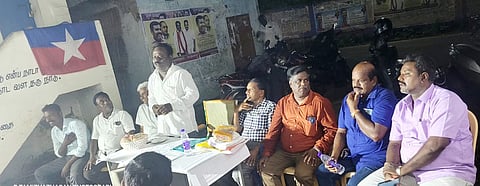 கூட்டத்தில் பேசிய விசிக மேற்கு மாவட்டச் செயலா் ந.முத்து.