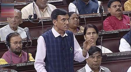 மாநிலங்களவையில் பேசிய மத்திய சுகாதார மன்சுக் மாண்டவியா.