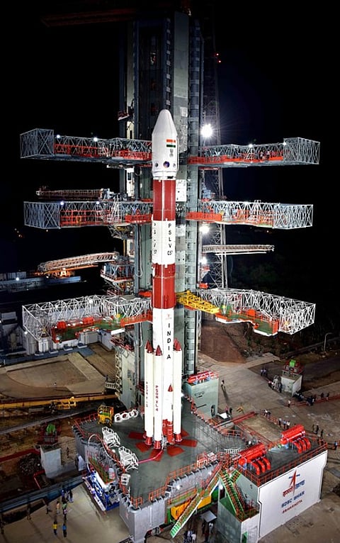 ஸ்ரீஹரிகோட்டாவில் இருந்து சனிக்கிழமை விண்ணில் செலுத்தப்படவுள்ள ‘ஆதித்யா எல்-1 விண்கலத்தை சுமந்து செல்லும் பிஎஸ்எல்வி சி-57 ராக்கெட் .