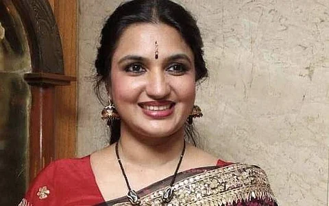 பாடலாசிரியராக அறிமுகமாகும் சுகன்யா!