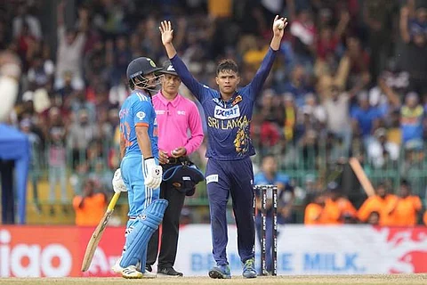இலங்கை சுழலில் வீழ்ந்த இந்தியா: இலங்கைக்கு 214 ரன்கள் இலக்கு!