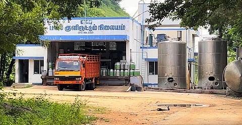 கொடைக்கல் கிராமத்தில் உள்ள ஆவின் பால் குளிரூட்டப்படும் நிலையம்