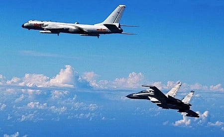 தைவானை நோக்கி 103 போா் விமானங்கள்