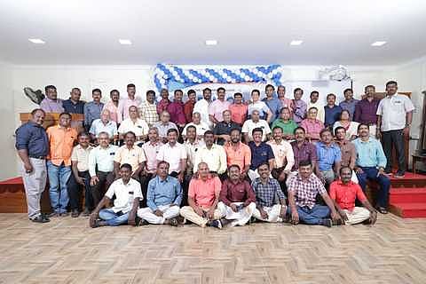 ம.தி.தா. இந்து கல்லூரியில் முன்னாள் மாணவா்கள் சந்திப்பு