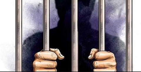 உ.பி: பாலியல் வழக்கில் முன்னாள் எம்.எல்.ஏ விஜய் மிஸ்ராவுக்கு 15 ஆண்டுகள் சிறை