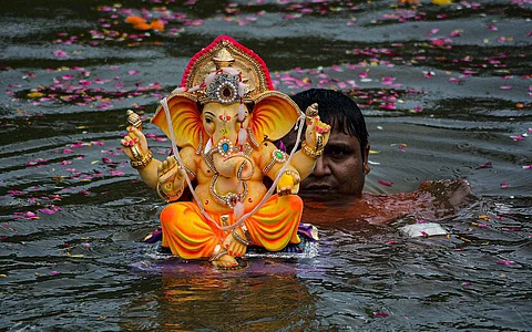 விநாயகர் சிலை கரைக்க சென்ற இருவர் நீரில் மூழ்கி பலி, இருவர் மாயம்!