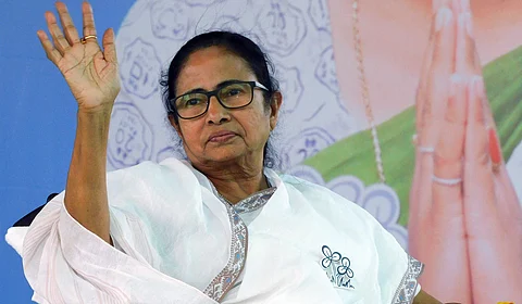 இந்தியா கூட்டணிக்குப் பின்னடைவு? தனித்துப் போட்டியிட மம்தா முடிவு