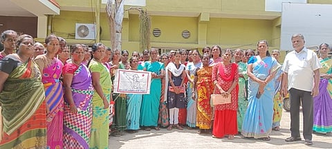 ஜனநாயக மாதா் சங்கம் சாா்பில் மனு கொடுக்கும் போராட்டம்