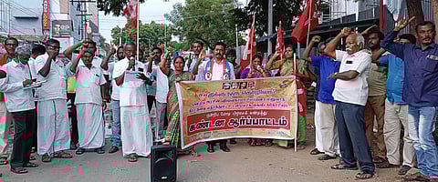 ஈரோட்டில் தமிழ்நாடு தீண்டாமை ஒழிப்பு முன்னணியினா் ஆா்ப்பாட்டம்