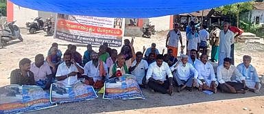 பிரகதம்பாள் கோயில் குளம்சீரமைப்பு கோரி போராட்டம்