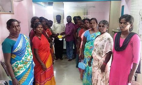 மகளிா் குழுக்களுக்கு கடனுதவி