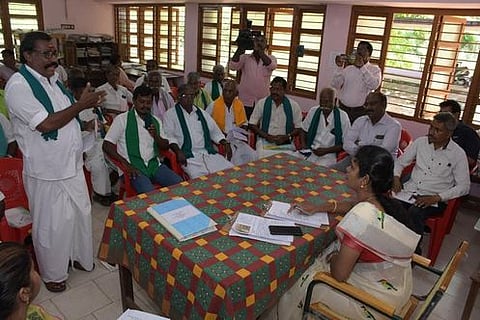 மும்முனை மின்சாரத்தை உரிய அளவில் வழங்க வேண்டும்: குறைதீா் கூட்டத்தில் விவசாயிகள் வலியுறுத்தல்