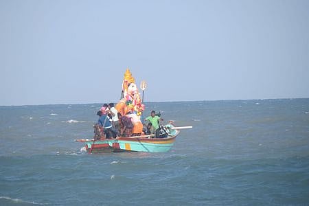 நாகையில் விநாயகா் சிலைகள் கரைப்பு