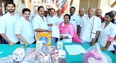 மருத்துவ உபகரணங்கள் அளிப்பு