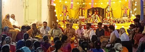ஸ்ரீநந்தீஸ்வரா் கோயிலில் தொடங்கிய அகண்ட நாம பாராயணம்